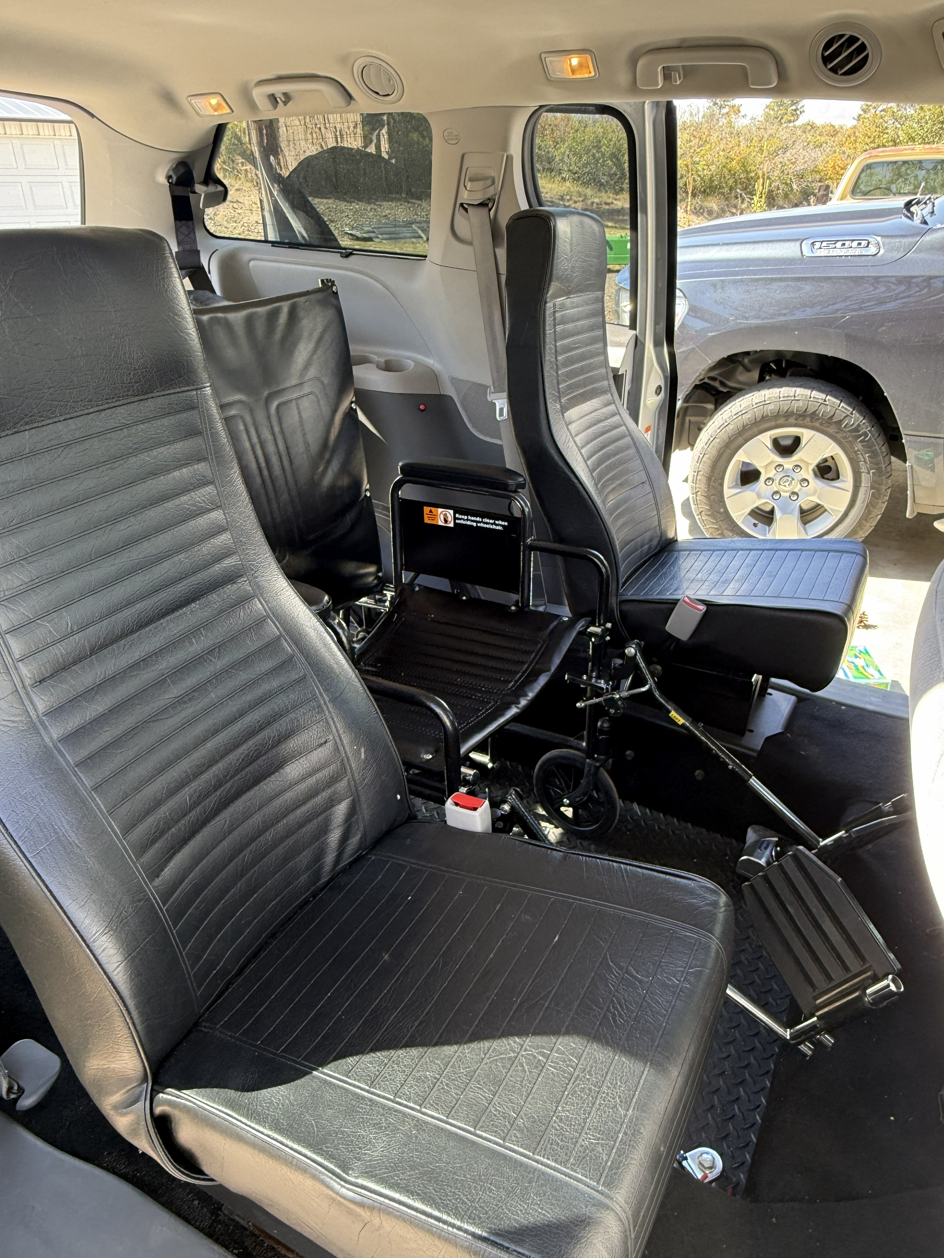 2020 Toyota Sienna LE Wheelchair Van