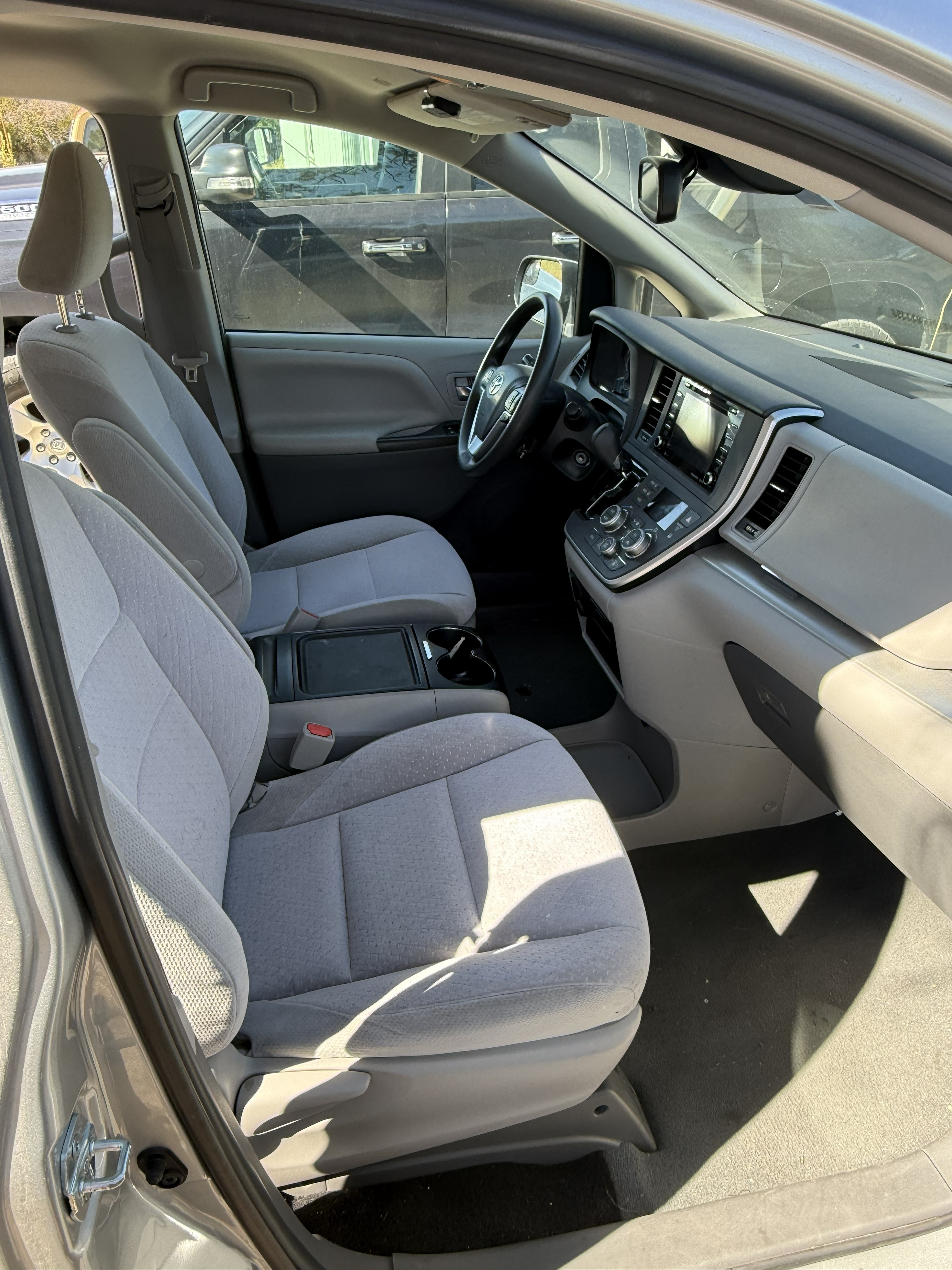 2020 Toyota Sienna LE Wheelchair Van
