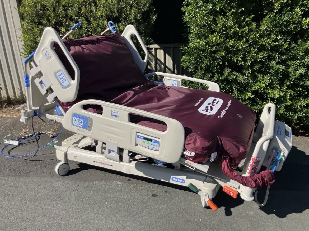 Hill-Rom Compella Bariatric Bed with Air Mattress &amp; Pump