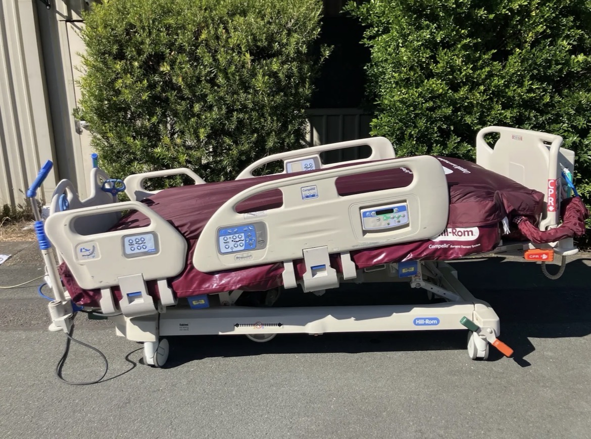 Hill-Rom Compella Bariatric Bed with Air Mattress &amp; Pump