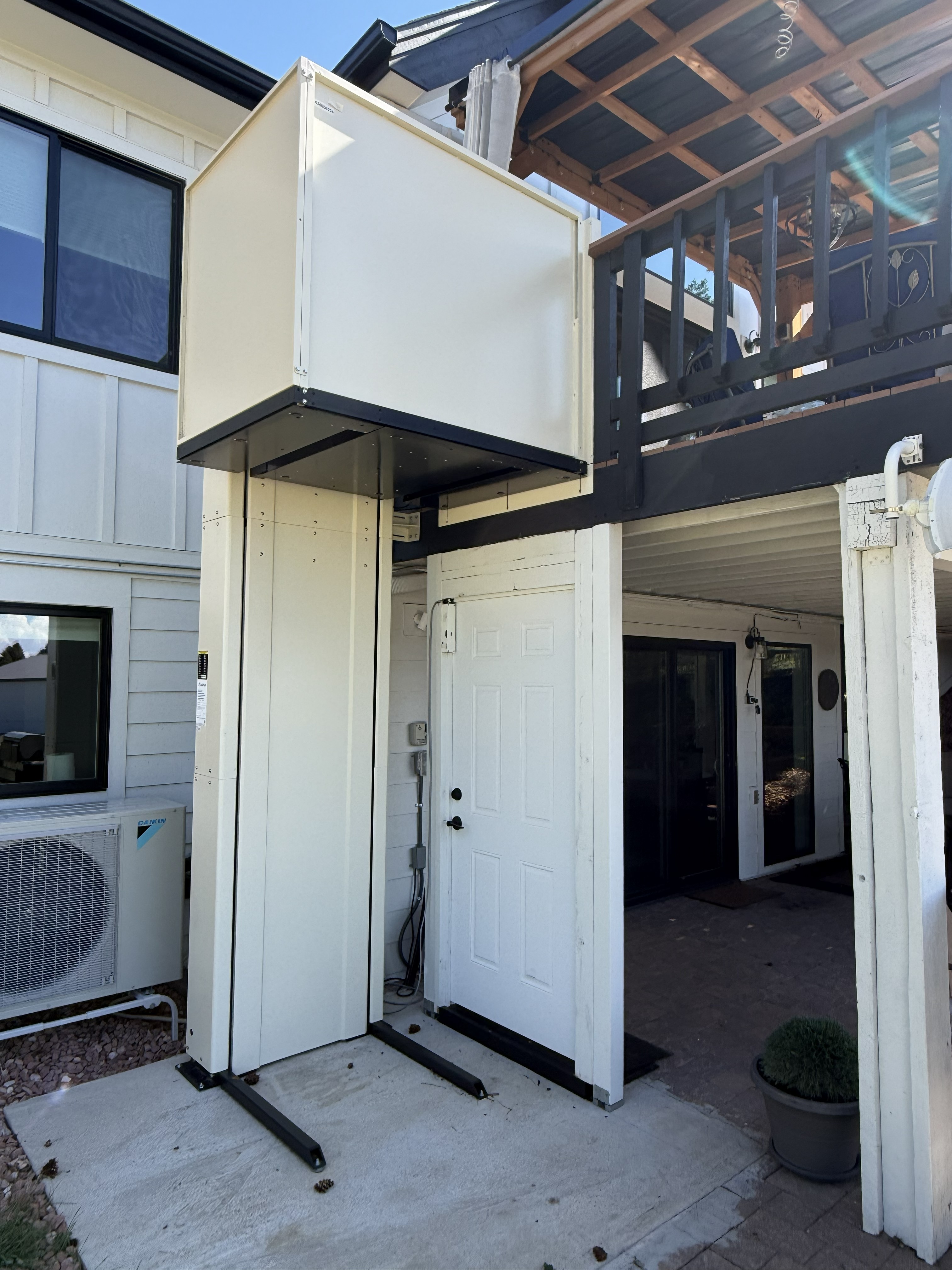 Harmar Highlander II Vertical Platform Lift