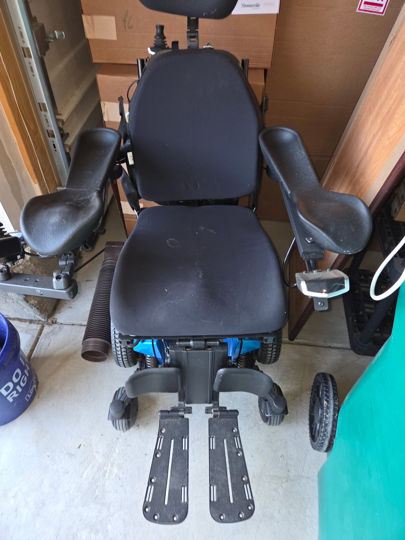 Quantum Q6 Edge 3 Power Wheelchair with iLevel Elevation